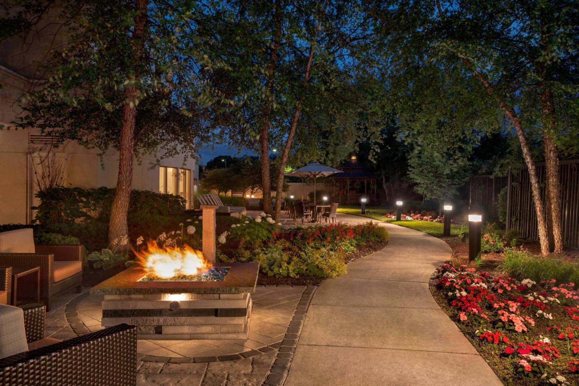 Courtyard By Marriott Middletown Goshen Hotell Exteriör bild