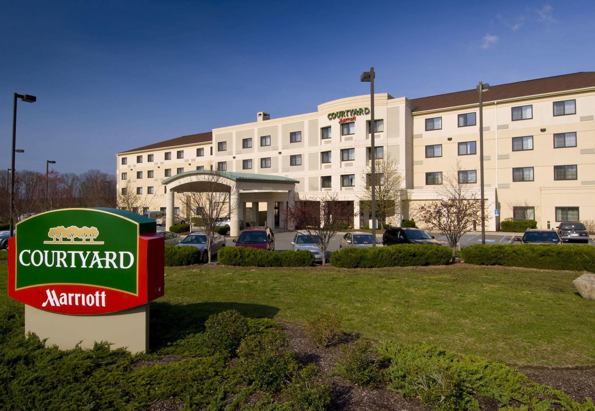 Courtyard By Marriott Middletown Goshen Hotell Exteriör bild